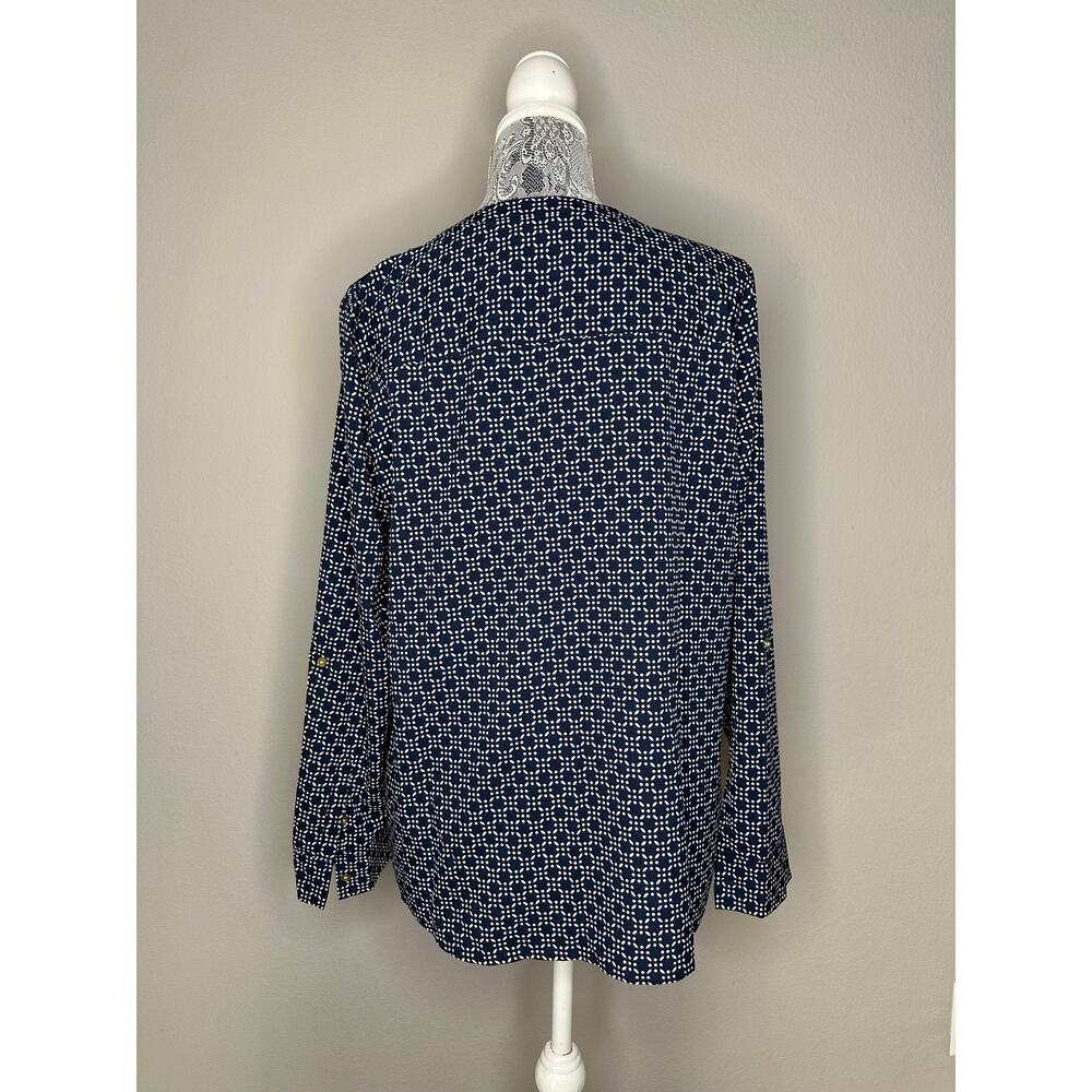 CROFT & BARROW Long Sleeve V-Neck Button Down Pocket Blouse in Navy Size Large - Picture 4 of 6